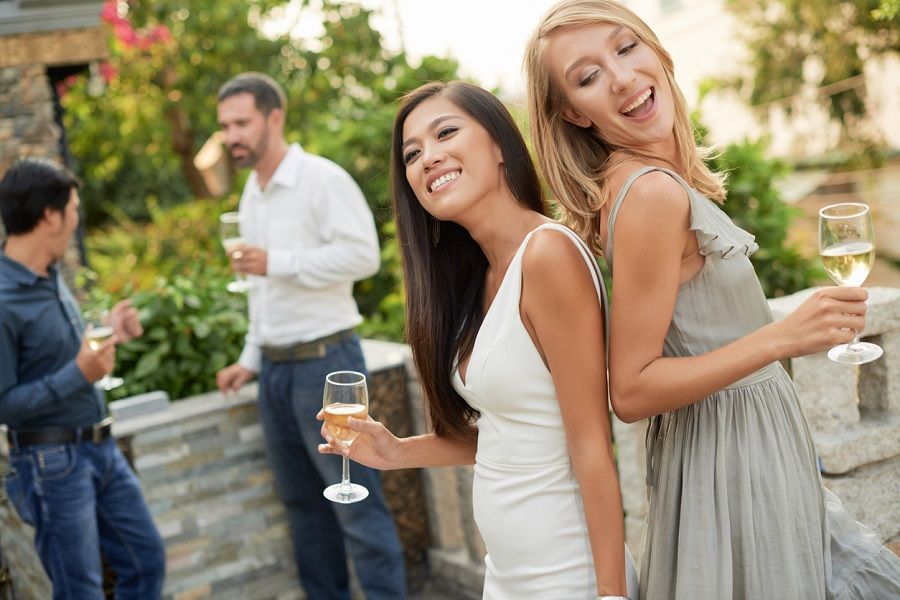 What is Semi Formal Wedding Attire in 2026? Expert Guide To Help You Dress Your Best