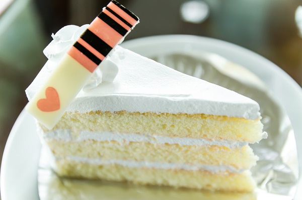 vanilla wedding cake