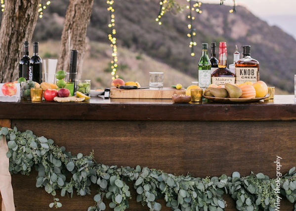 rustic-wedding-bar
