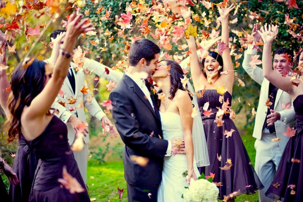 autumn-wedding-exit-ideas