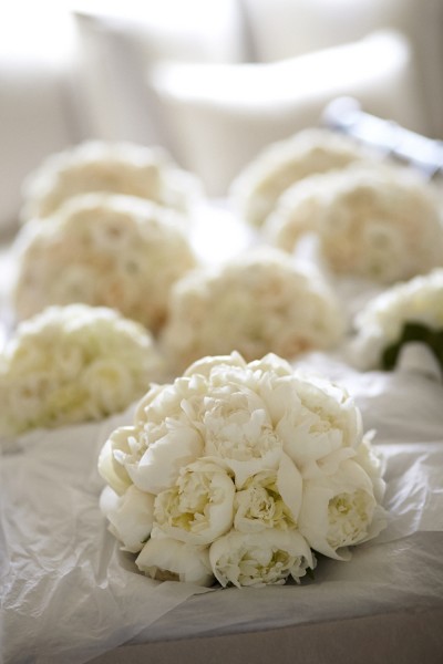 white-wedding-flowers