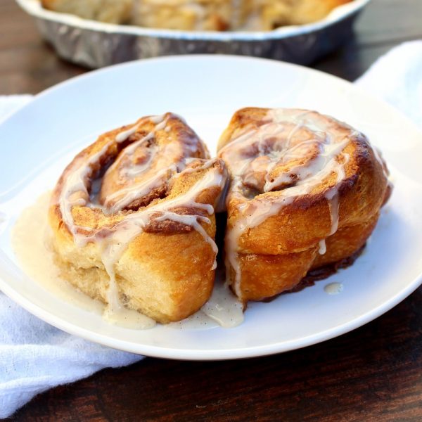 cinnamon-rolls-holiday-recipes